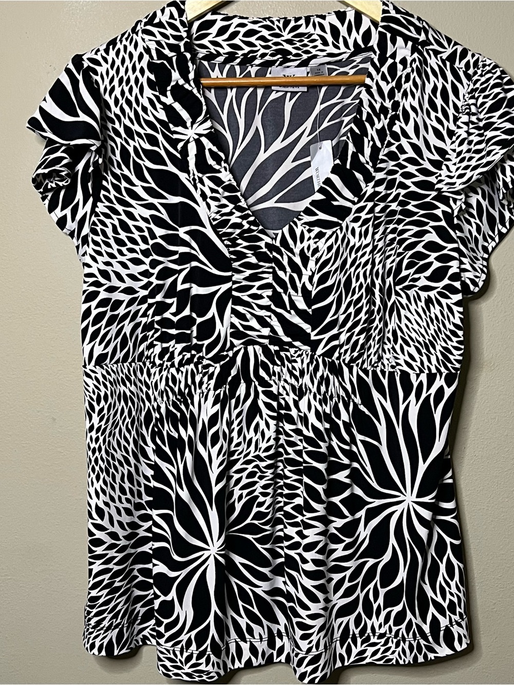 Worthington Floral Cap Sleeve Blouse Women 1X Black White Optical Design New